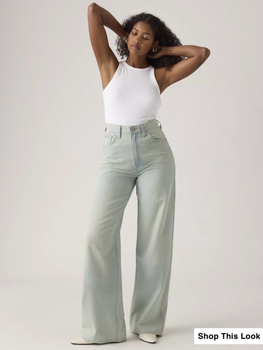 Levi’s Cinch Baggy Jeans in Light Wash with Raw Hem